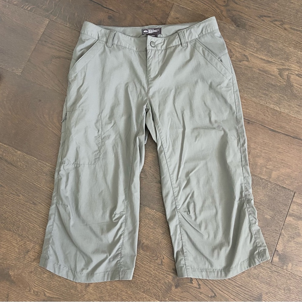REI Active Capri Pants Lightweight Gray Gardening Hiking Walking Pants Size‎ 4